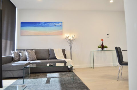 Whitmore SQ - Accommodation Broadbeach 3