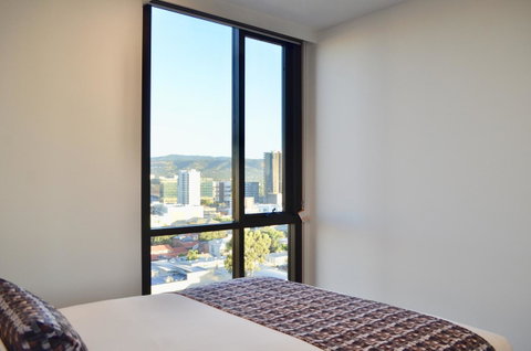 Whitmore SQ - Accommodation Broadbeach 9