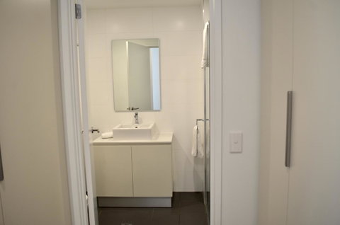 Whitmore SQ - Accommodation Broadbeach 13