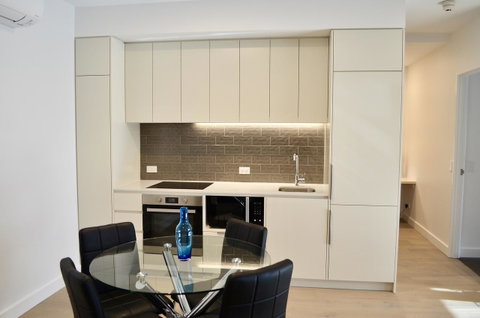 Whitmore SQ - Accommodation Broadbeach 4