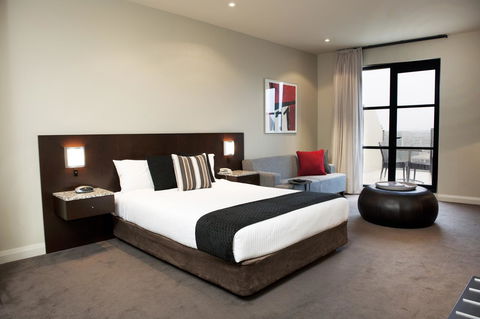 Mantra Hindmarsh Square - Accommodation Broadbeach 12