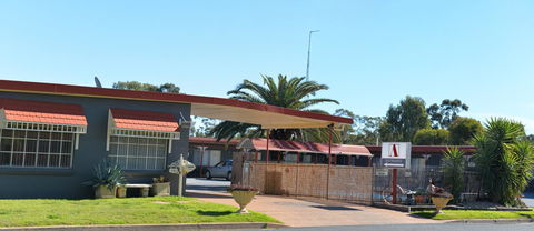 Ardeanal Motel - Accommodation Broadbeach 2