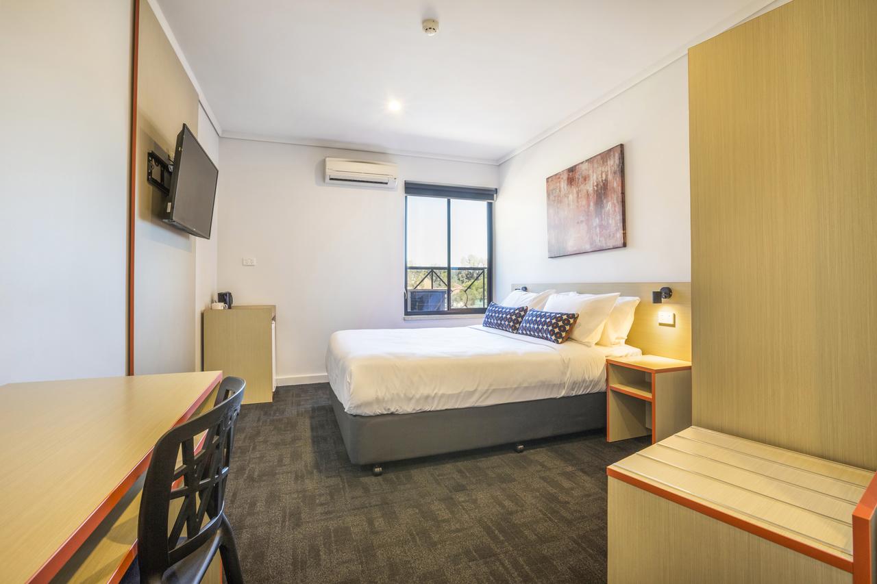 Elizabeth Grove SA Accommodation Broadbeach