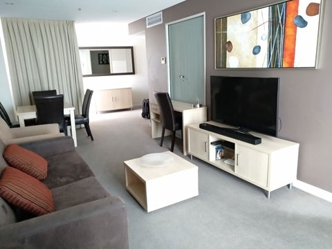 JABCA Apartments - Accommodation Broadbeach 9