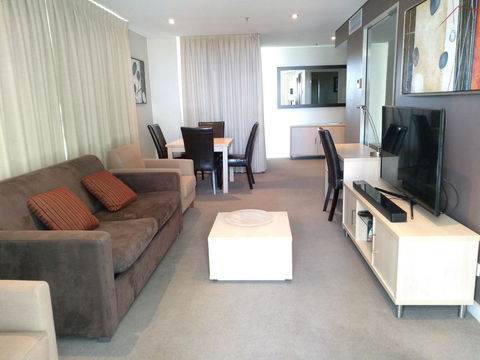 JABCA Apartments - Accommodation Broadbeach 10