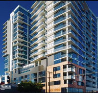 Resort Style Luxury City Apartment  Free Car Parking - Accommodation Broadbeach