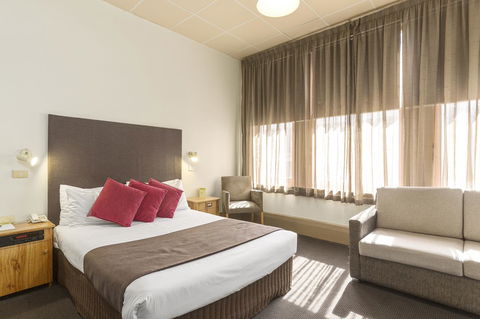 Adelaide Paringa - Accommodation Broadbeach 2