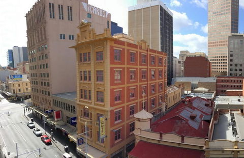 Adelaide Paringa - Accommodation Broadbeach 1