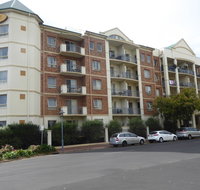Adelaide City Apartment - 3br 2bath  Carpark - Accommodation Broadbeach
