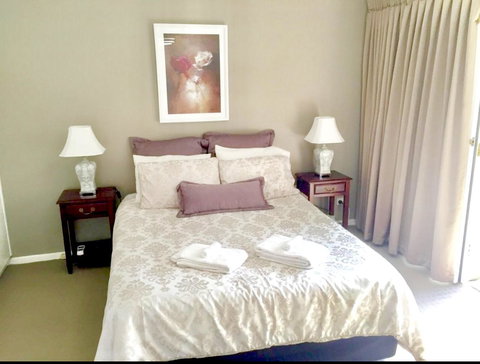 Superb Townhouse In North Adelaide - Accommodation Broadbeach 2