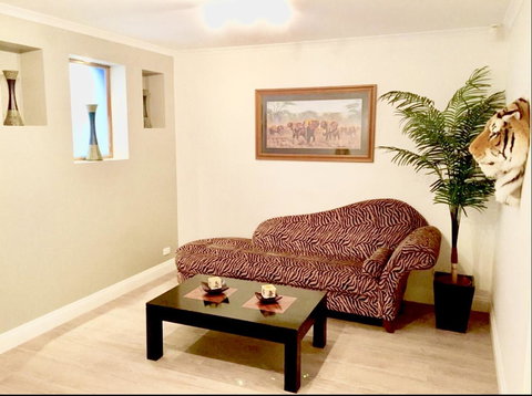 Superb Townhouse In North Adelaide - Accommodation Broadbeach 8