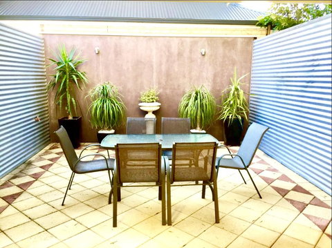 Superb Townhouse In North Adelaide - Accommodation Broadbeach 10