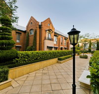 Majestic Old Lion Apartments - Accommodation Broadbeach