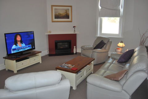 Jacaranda Cottage - Accommodation Broadbeach 2
