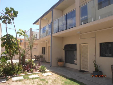 Atlantic West Beach Apartments - Accommodation Broadbeach 7