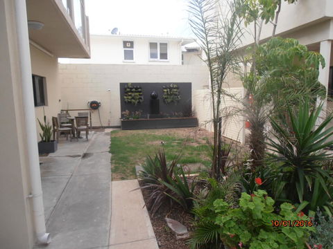 Atlantic West Beach Apartments - Accommodation Broadbeach 9