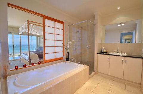 Adelaide Luxury Beach House - Accommodation Broadbeach 11