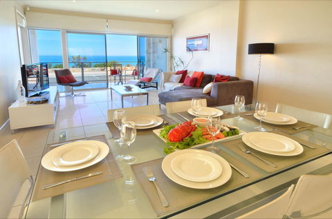 Adelaide Luxury Beach House - Accommodation Broadbeach 5