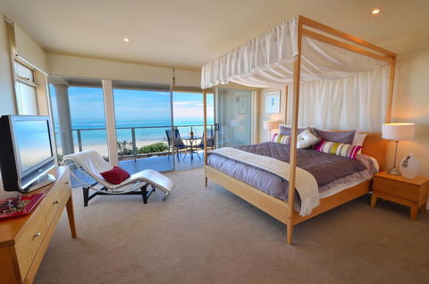 Adelaide Luxury Beach House - Accommodation Broadbeach 2