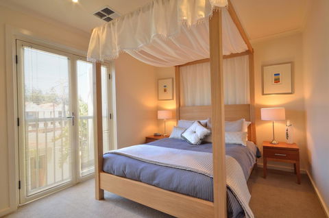 Adelaide Luxury Beach House - Accommodation Broadbeach 35