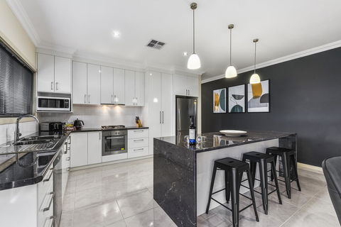 Accommodation On Lansell 2 - Accommodation Broadbeach 0