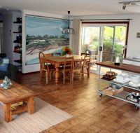 A2Port Willy - Accommodation Broadbeach