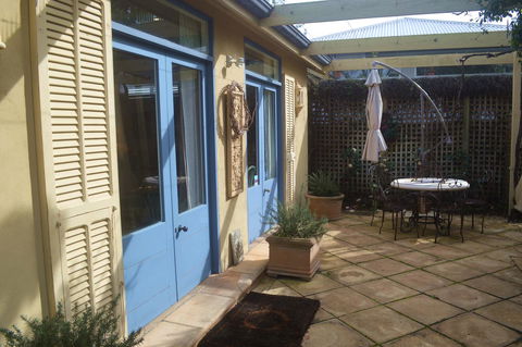 Athelney Cottage Bed And Breakfast - Accommodation Broadbeach 2