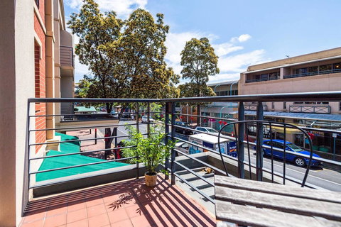 Executive 3 Bedroom Apartment + Internet + Parking - Accommodation Broadbeach 28