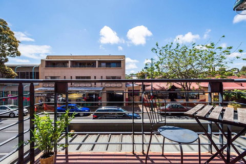 Executive 3 Bedroom Apartment + Internet + Parking - Accommodation Broadbeach 40