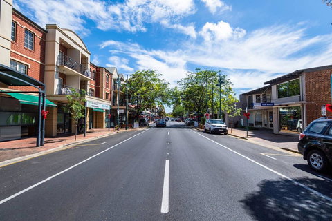 Executive 3 Bedroom Apartment + Internet + Parking - Accommodation Broadbeach 3