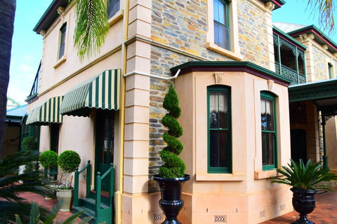 Grand Bluestone Mansion - Accommodation Broadbeach 25