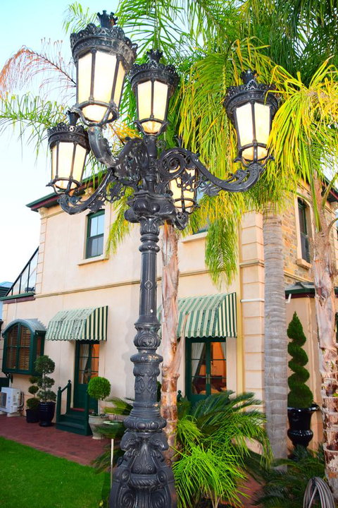 Grand Bluestone Mansion - Accommodation Broadbeach 24