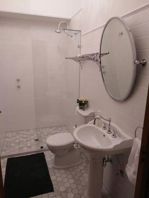 Grand Bluestone Mansion - Accommodation Broadbeach 15