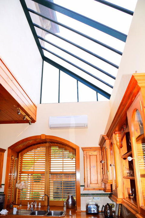 Grand Bluestone Mansion - Accommodation Broadbeach 11