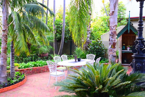 Grand Bluestone Mansion - Accommodation Broadbeach 18