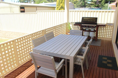The Lighthouse - Beachfront Accommodation - Accommodation Broadbeach 3