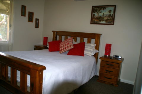 The Hakeas - Accommodation Broadbeach 2