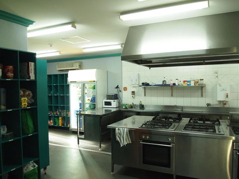 The Emperors Crown Hostel - Accommodation Broadbeach 41