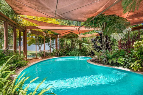 Chimes Spa Retreat - Accommodation Broadbeach 0