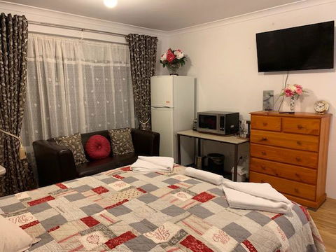 Ascot Comfort - Accommodation Broadbeach 8