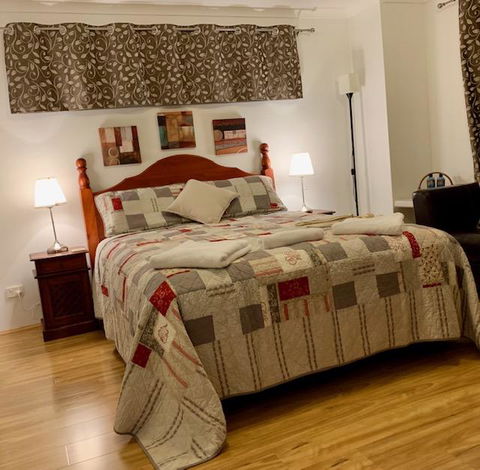 Ascot Comfort - Accommodation Broadbeach 0