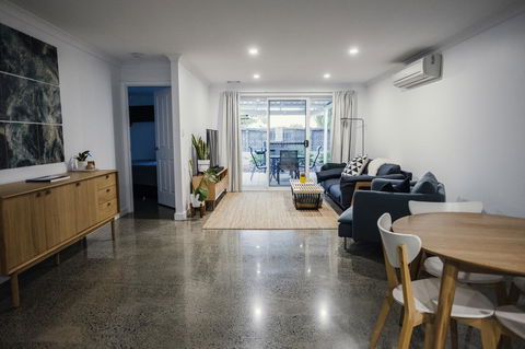 FortyTwo - Oceanside Retreat Busselton - Accommodation Broadbeach 0