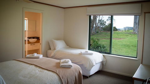 Karri Mia Chalets And Studios - Accommodation Broadbeach 10