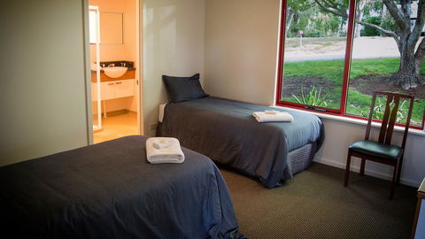 Karri Mia Chalets And Studios - Accommodation Broadbeach 16