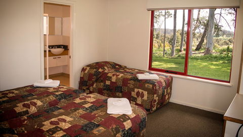 Karri Mia Chalets And Studios - Accommodation Broadbeach 14