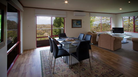 Karri Mia Chalets And Studios - Accommodation Broadbeach 19