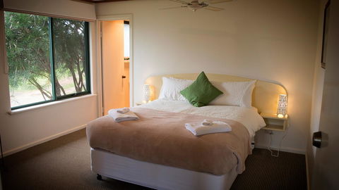 Karri Mia Chalets And Studios - Accommodation Broadbeach 11