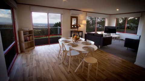Karri Mia Chalets And Studios - Accommodation Broadbeach 4