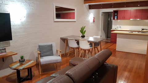 Great Escape Lofts - Accommodation Broadbeach 2