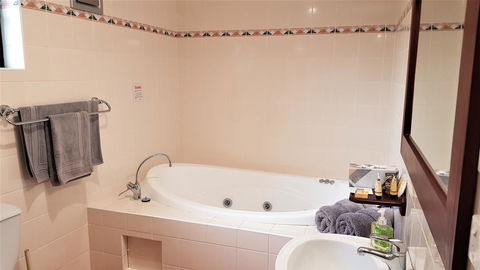 Great Escape Lofts - Accommodation Broadbeach 4